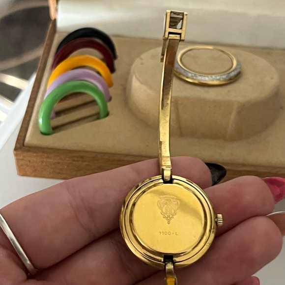 Gucci Gold Bezel Watch With All Bezels - Picture 4 of 9